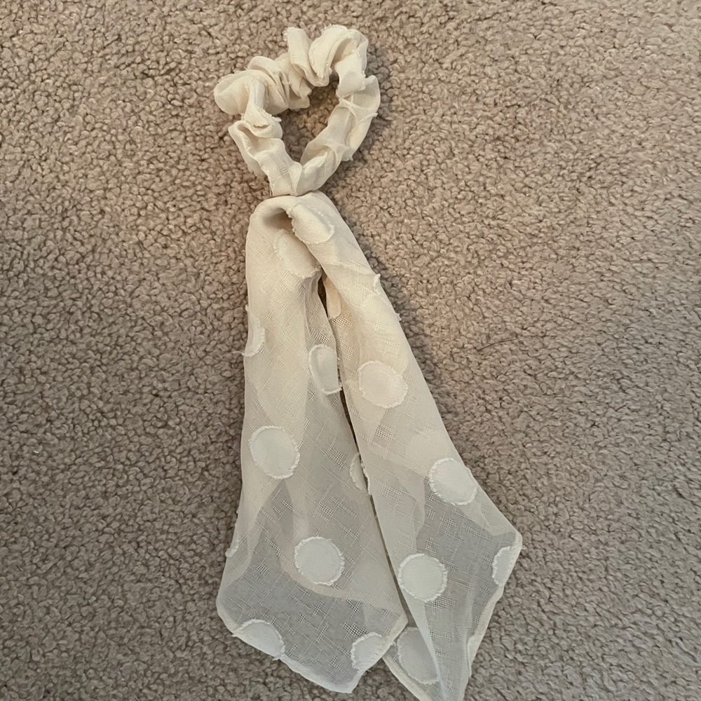 NWOT H&M Ribbon Scrunchie